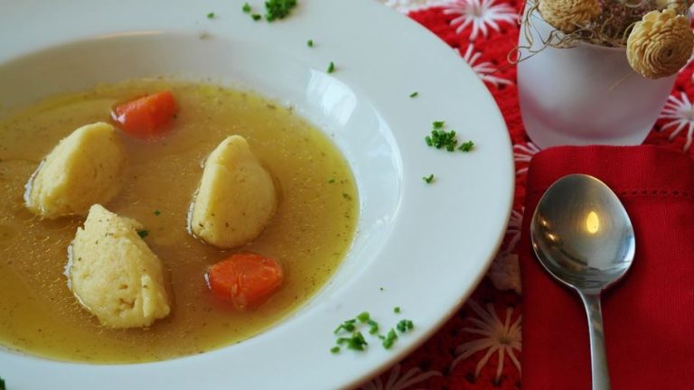 KAO KOD BAKE - DA ZAMIRIŠE CELA KUĆA: Izvorni recept za DOMAĆU SUPU