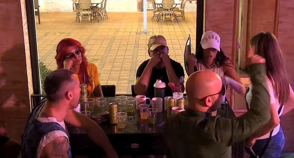 SAM PROTIV SVIH! Tirke nikad samouvereniji (VIDEO)