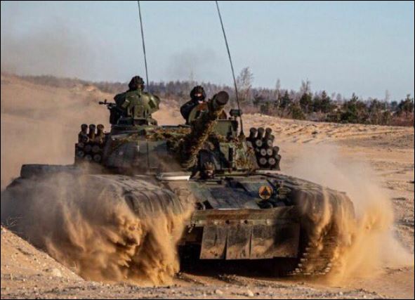 STIGLA TEŠKA MAŠINERIJA IZ POLJSKE: Ukrajina dobila 200 borbenih tenkova