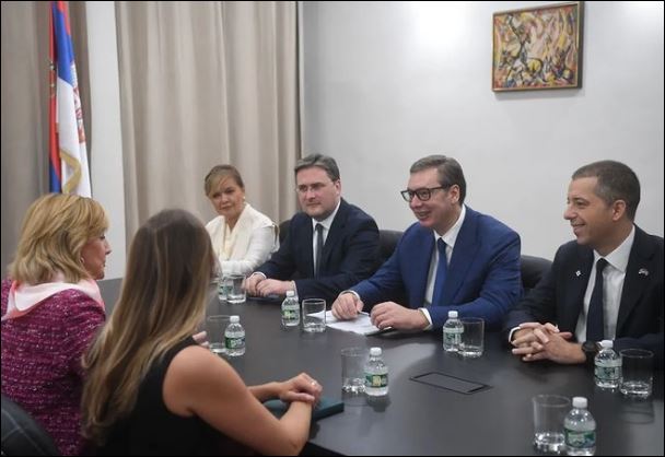 VUČIĆ SE U NJUJORKU SASTAO SA KLAUDIJOM TENI: Srdačan i otvoren razgovor sa kongresmenkom (FOTO)