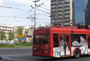 DEVOJČICA POVREĐENA U TROLEJBUSU NA SLAVIJI: Udarila je vrata