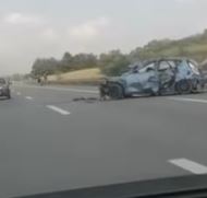 TEŠKA SAOBRAĆAJNA NESREĆA NA AUTOPUTU KA NIŠU: Automobil potpuno smrskan, četiri osobe povređene (VIDEO)