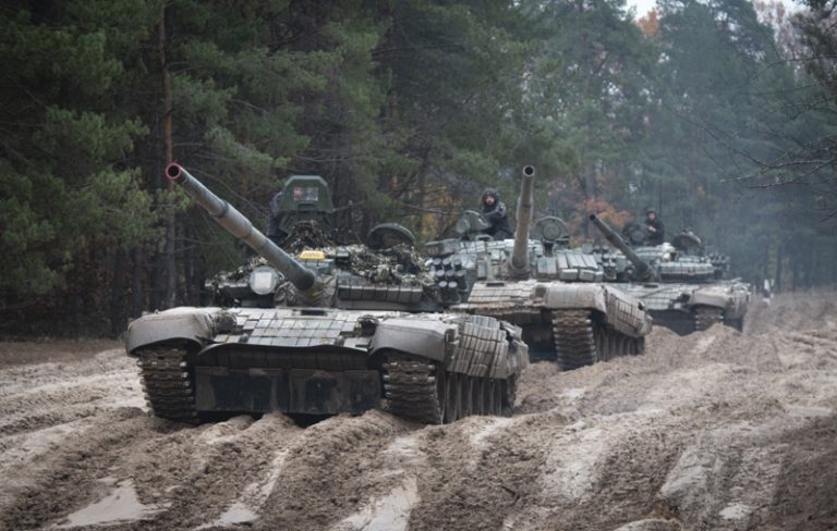 SAD pripremaju novu pomoć Ukrajini: 400 miliona dolara za renoviranje tenkova T-72 i protivvazdušnih raketa "Hok"!