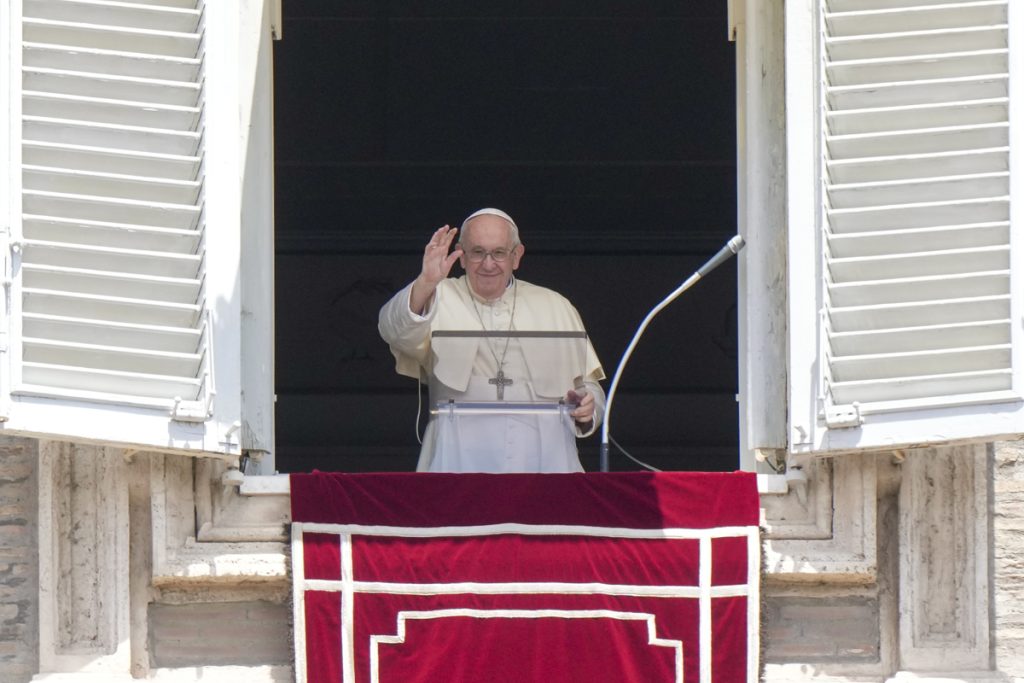 VELIKI PREOKRET U VATIKANU: Papa imenovao 3 žene u komitet za izbor biskupa