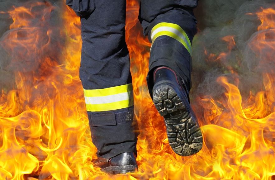 VELIKI POŽAR KOD KRALJEVA: Jedna osoba nastradala, vatrogasci našli telo u kući