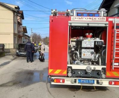 GORI SKLADIŠTE BOJA U KRUŠEVCU Četiri ekipe vatrogasaca gase veliki požar! (FOTO)