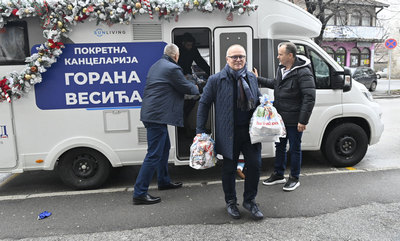 "POKRETNA KANCELARIJA" JEDNA OD NAJPOPULARNIJIH IGRAČAKA! Prodavanija i od lutke Lepe Brene!