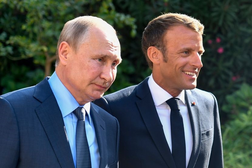 PUTIN JE HITNO POSLAO VAŽNU PORUKU MAKRONU! Pažljivo pročitajte šta je predsednik Rusije poručio novoizabranom šefu Francuske (FOTO)