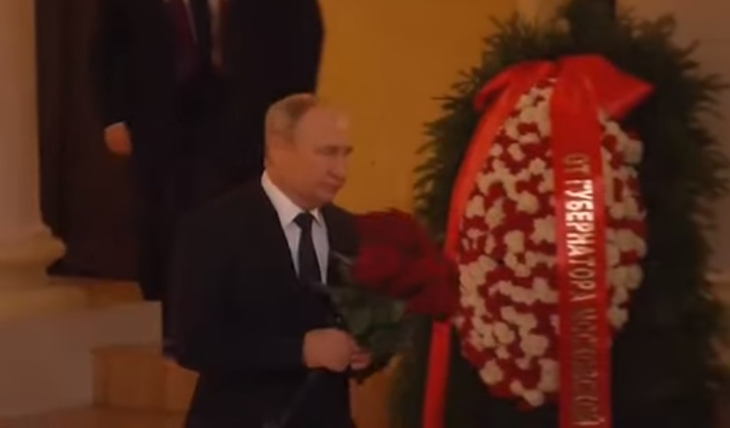 PUTIN PLAKAO KAO KIŠA! Čitav SVET priča samo o SUZAMA predsednika Rusije, pogledajte video koji je hit na INTERNETU (VIDEO)