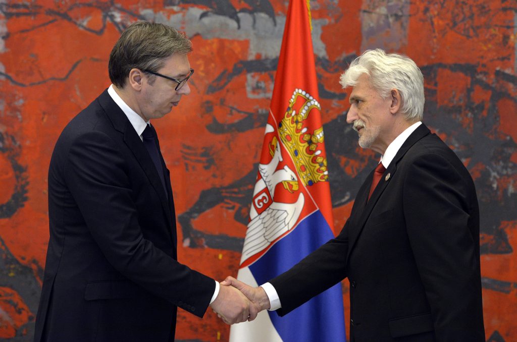 ZAHVALNOST AMBASADORA UKRAJINE Hvala predsedniku Srbije Aleksandru Vučiću, Vladi Srbije i srpskom narodu na gostoprimstvu i pomoći koju pružaju našim ljudima!