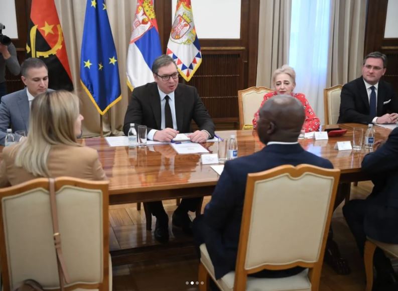 Predsednik Vučić se sastao sa ministrom spoljnih poslova Angole