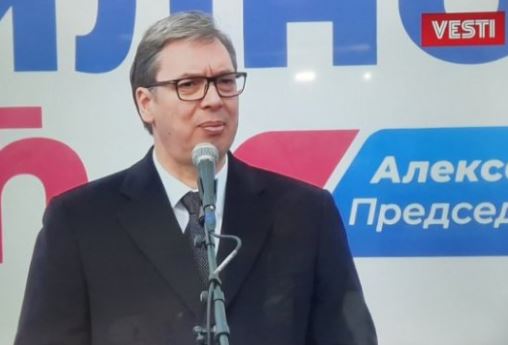 Vučić se obratio okupljenima u Lazarevcu: "Nekoliko stvari ću vam reći koje su važne..."