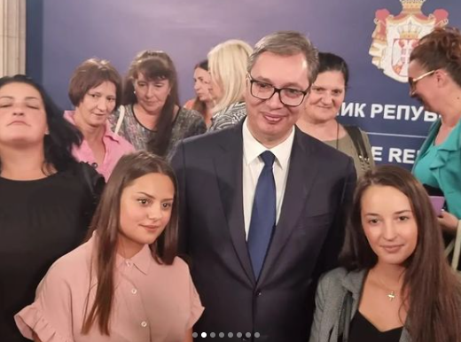 ŠLEM KAO DOKAZ: Rudarke nisu prevarene -OVAKO iskazale veliko poštovanje Vučiću! (FOTO)