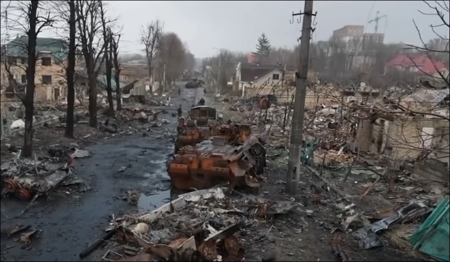 ŠOK! Ukrajinci iscenirali ubistvo civila za koje optužuju Ruse? Pre snimka izvšili "čišćenje" na ulicama?! (VIDEO)