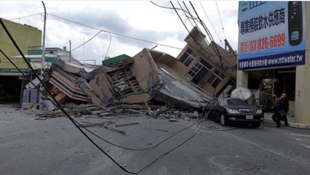 POTRAGA SE NASTAVLJA, SPASIOCI NA TERENU: Traži se 18. nestalih lica posle zemljotresa