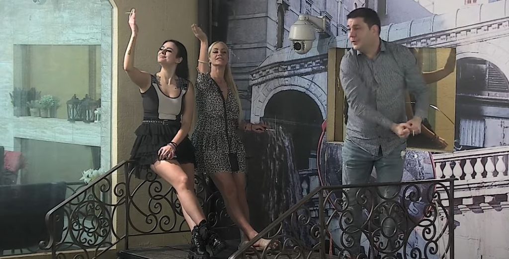 PUT U VENECIJU! Ivan kao gondolijer napravio pometnju u dvorištu! (VIDEO)