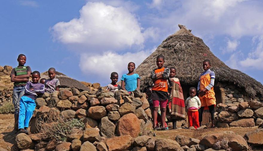 NEOPISIVI MASAKR U AFRICI: Među 20 ubijenih je 12 dece i 2 trudnice