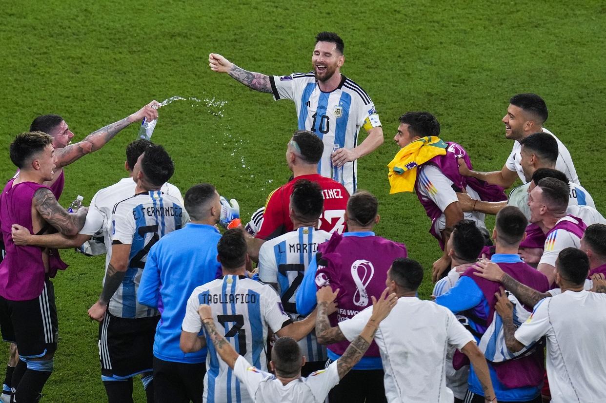 Fudbaleri Argentine pobedom nad Australijom 2:1 (1:0) izborili su plasman u četvrtfinale Mundijala u Kataru