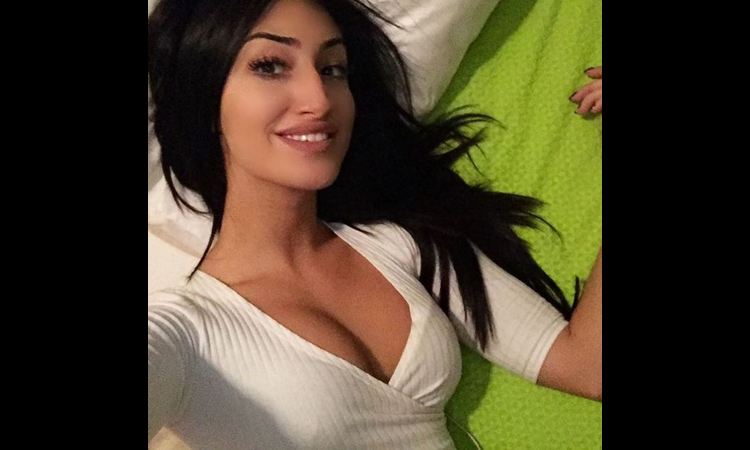 Seks bomba: Mislili ste da je ALEKSANDRA PRIJOVIĆ top riba, a kada vidite drugu BRENINU SNAJKU neće vam biti dobro! (foto galerija)