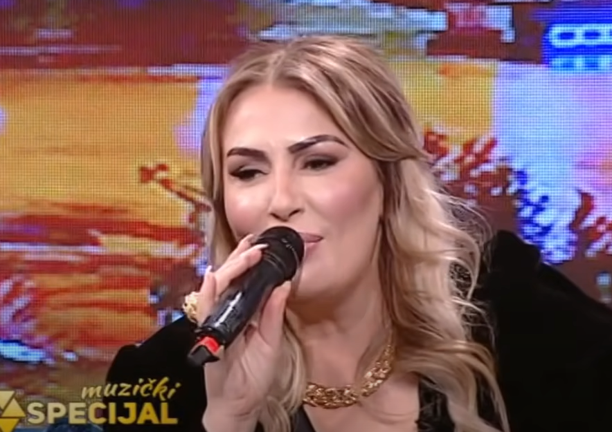 "I SAD MI ZASTANE KNEDLA U GRLU": Elma Sinanović jedva progovorila o pesmi koju je otpevala POKOJNOM SUPRUGU
