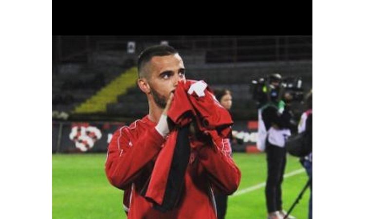 DIRLJIV GEST: Fudbaler rođen u Kragujevcu postigao gol i posvetio ga žrtvama nacista u Šumaricama! (foto)