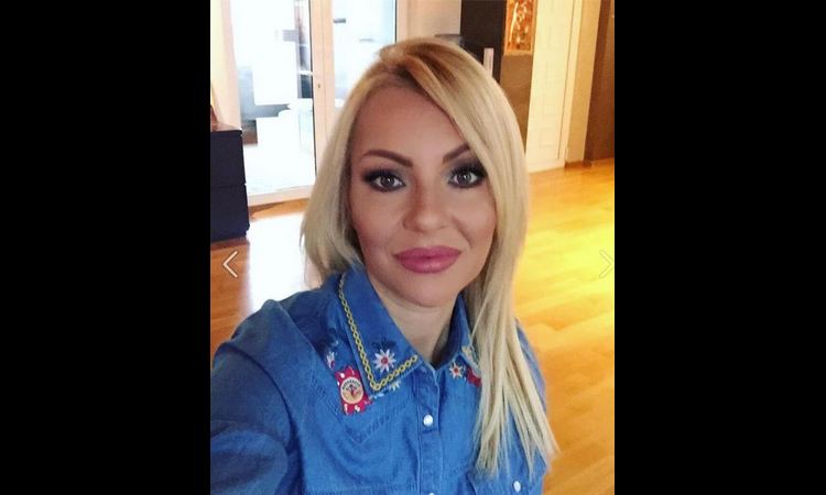 CECI DUGUJEM SVE: Pevala joj prateće vokale, a sada je u estradnom vrhu! (foto)