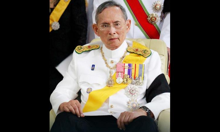 TUGA U JUGOISTOČNOJ AZIJI: Preminuo tajlandski kralj, najstariji vladajući monarh