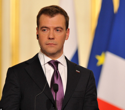 „NAŠA SNAGA JE U JEDINSTVU“: Medvedev čestitao Dan branilaca otadžbine