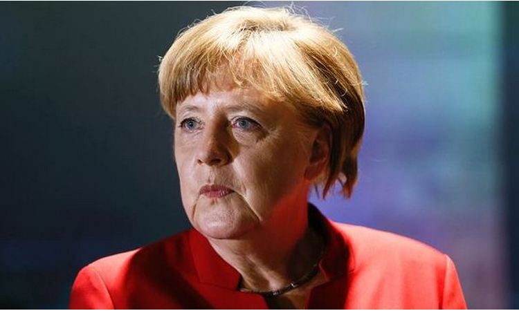 POTOM JE NAMSEJAO: Američi predsednik počastvovan pozivom Merkelove!