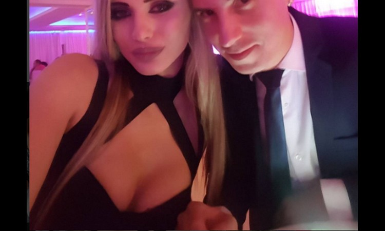 Ljubavna IDILA: Pogledajte gde ovaj POZNATI PAR razmenjuje nežnosti! (foto)