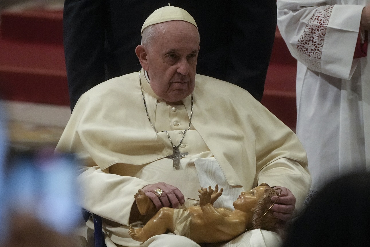 Papa Franja se obratio na Badnje veče: Pohlepa i glad za još više moći navodi neke da "konzumiraju svoje susede"!