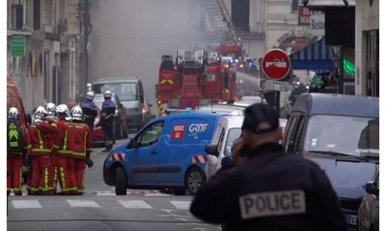 UBILAČKI POHOD ZALEDIO SVET: Jezive vesti iz Pariza – napadač izvadio nož i uzviknuo: „Alahu Akbar“ (VIDEO)
