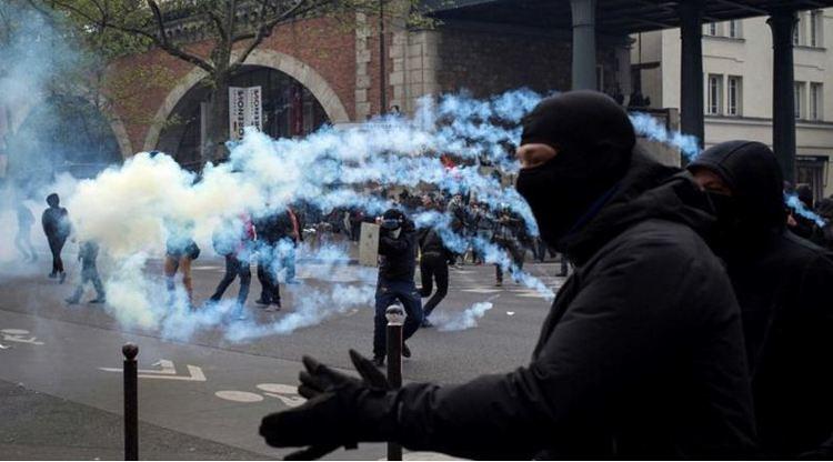 Nastavljeni neredi u Parizu: POLICIJA UHAPSILA DESET OSOBA!