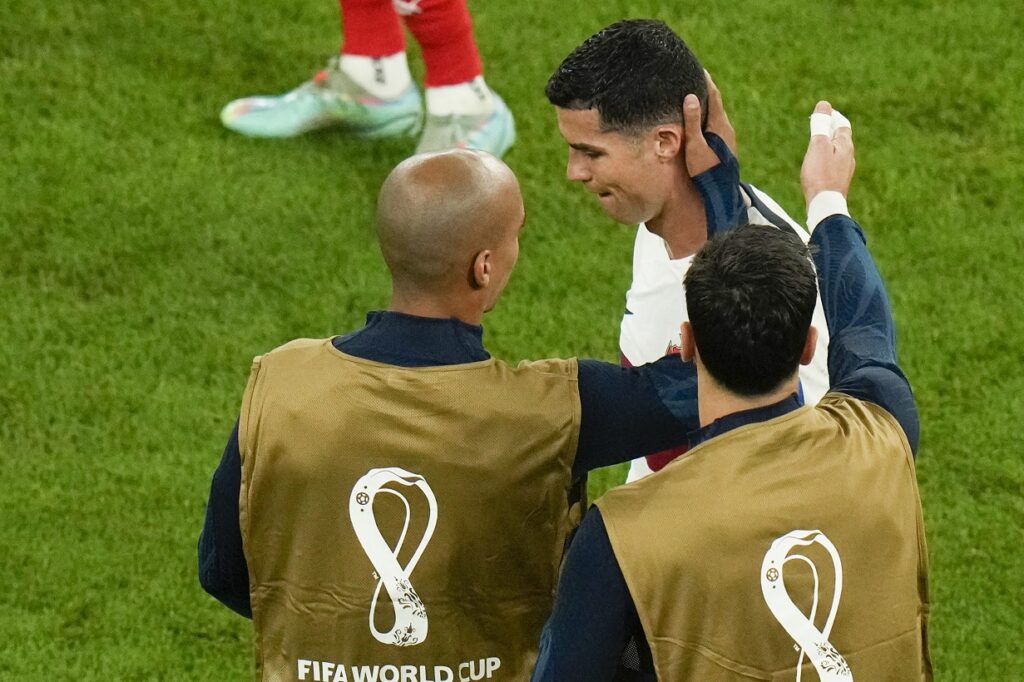 Fudbaler Kristijano Ronaldo ipak igra za Portugal na Evropskom prvenstvu 2024. godine? Navodno traži smenu selektora Santoša!