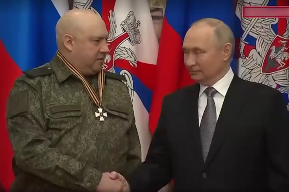PUTIN ODLIKOVAO GENERALA SERGEJA SUROVIKINA: Komandant ruske vojske u Ukrajini dobio orden Svetog Đorđa 3. stepena!