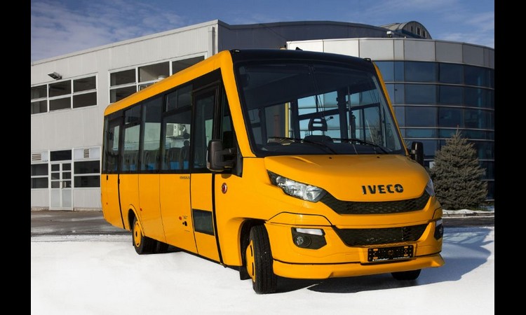 PRVI PUT U ISTORIJI: Beograd dobija 12 namenskih školskih autobusa! (FOTO)