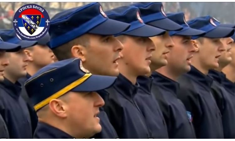 „PUKNI ZORO“ ORI SE BANJALUKOM: Srpska peva u glas, da se naježiš! (VIDEO)