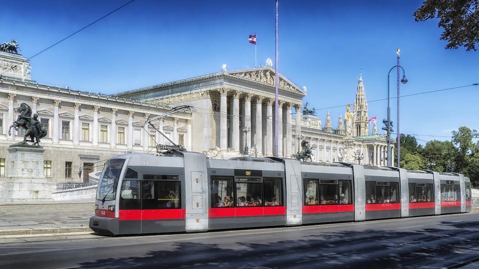 AUSTRIJA UPOZORAVA DA SE NE PRELAZE GRANICE:Crvene linije su pređene, Beč ne treba da se meša