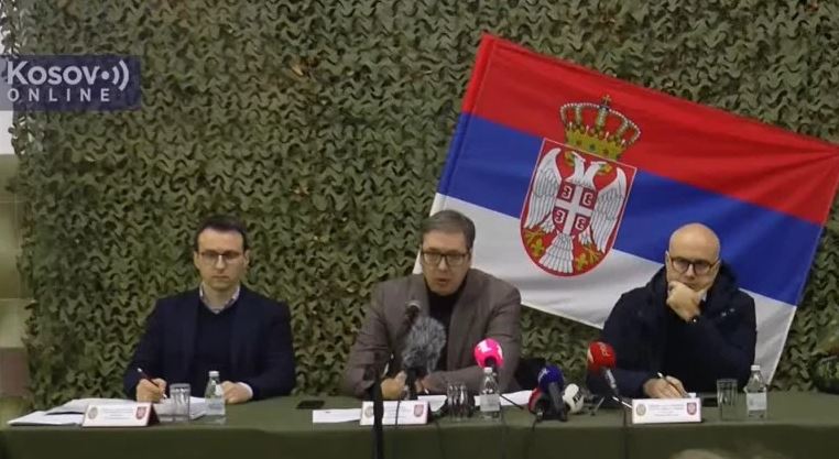 PREDSEDNIK VUČIĆ PORUČIO: "Srbi odlučili da uklone barikade