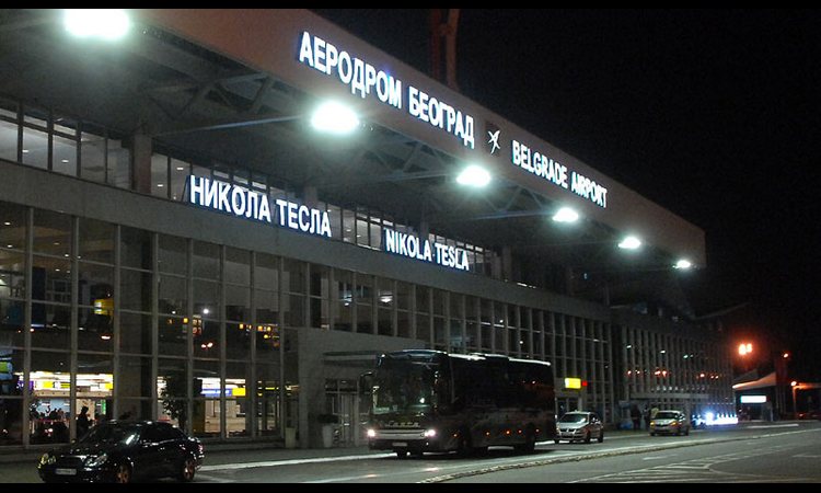 avion prinudno sleteo u Beograd!