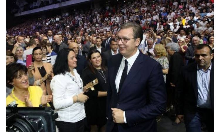 PREDSEDNIK VUČIĆ NAJAVLJUJE: Velike promene u stranci od novembra!