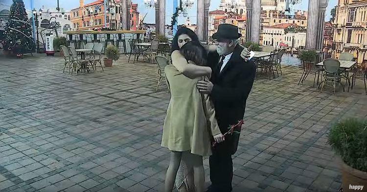 NE MOŽE DA SAKRIJE SUZE RADOSNICE! Aleksandra presrećna zbog NJIH! (FOTO)