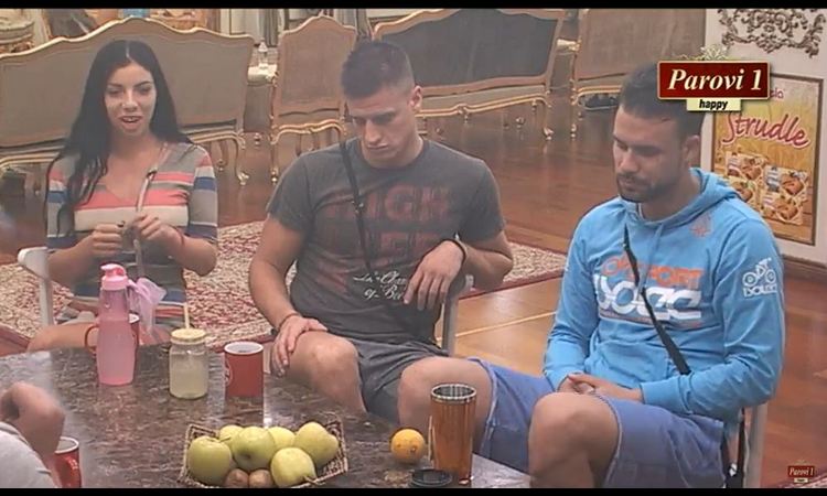 TIHOMIR OŠTRO NEGODOVAO: Uključila se Anamarijina podrška i opljuvala njenog dragog!