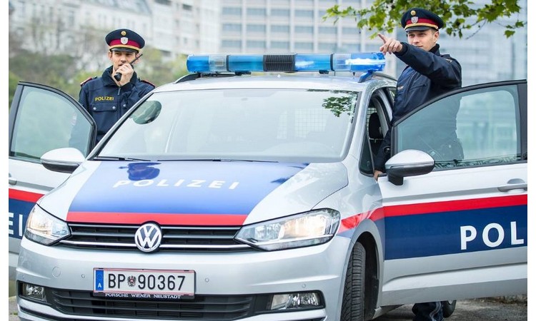 AUSTRIJSKA POLICIJA JE PRIVELA NEKOLIKO OSOBA NA INFORMATIVNI RAZGOVOR: Ispitala i drži ih pod prismotrom