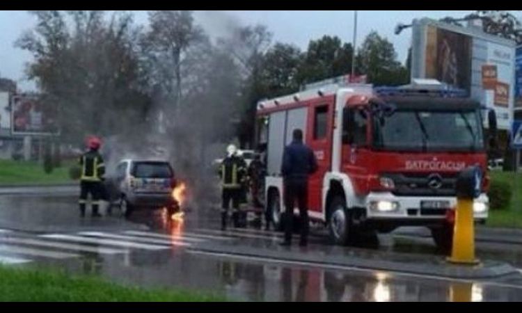 IZGOREO ĐUKANOVIĆEV AUTOMOBIL: Uništeno vozilo crnogorskog opozicionog poslanika!