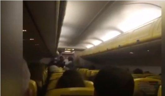 Drama na letu za Filadelfiju: Deset osoba povređeno u avionu usled turbulencija!