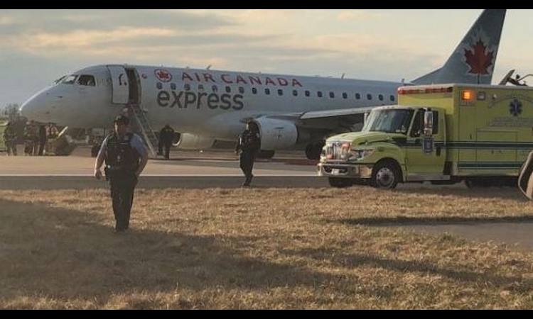 AVION SA 67 PUTNIKA PRINUDNO SLETEO: Piloti primetili dim u kokpitu!
