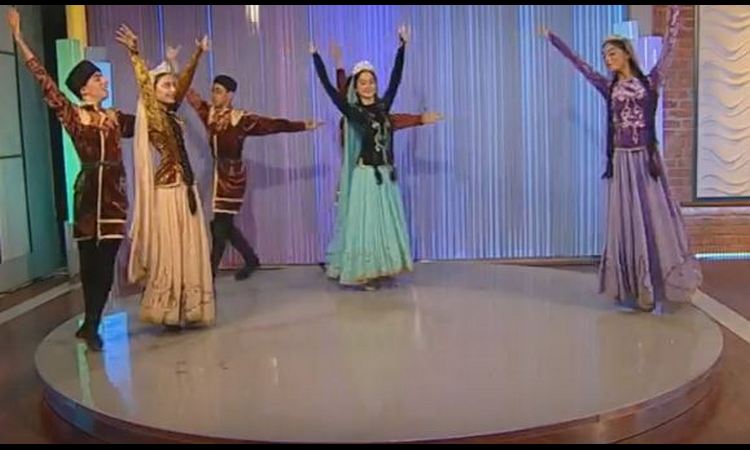 STUDIO NIKAD LEPŠI I ŠARENIJI: Pogledajte tradicionalni ples AZERBEJDŽANA, oduševiće vas! (VIDEO)
