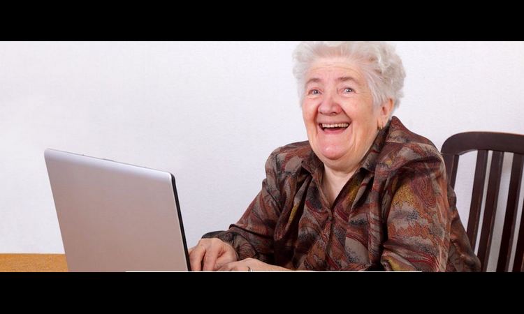 UČTIVOST PRE SVEGA: Ovako se jedna baka obratila Gugl-u za pomoć