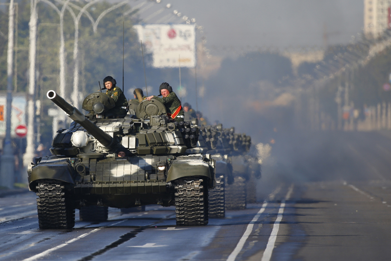 UKRAJINCI VERUJU DA RUSIJA PRIPREMA TRUPE U BELORUSIJI: Strahuju da se sprema napad na Kijev!